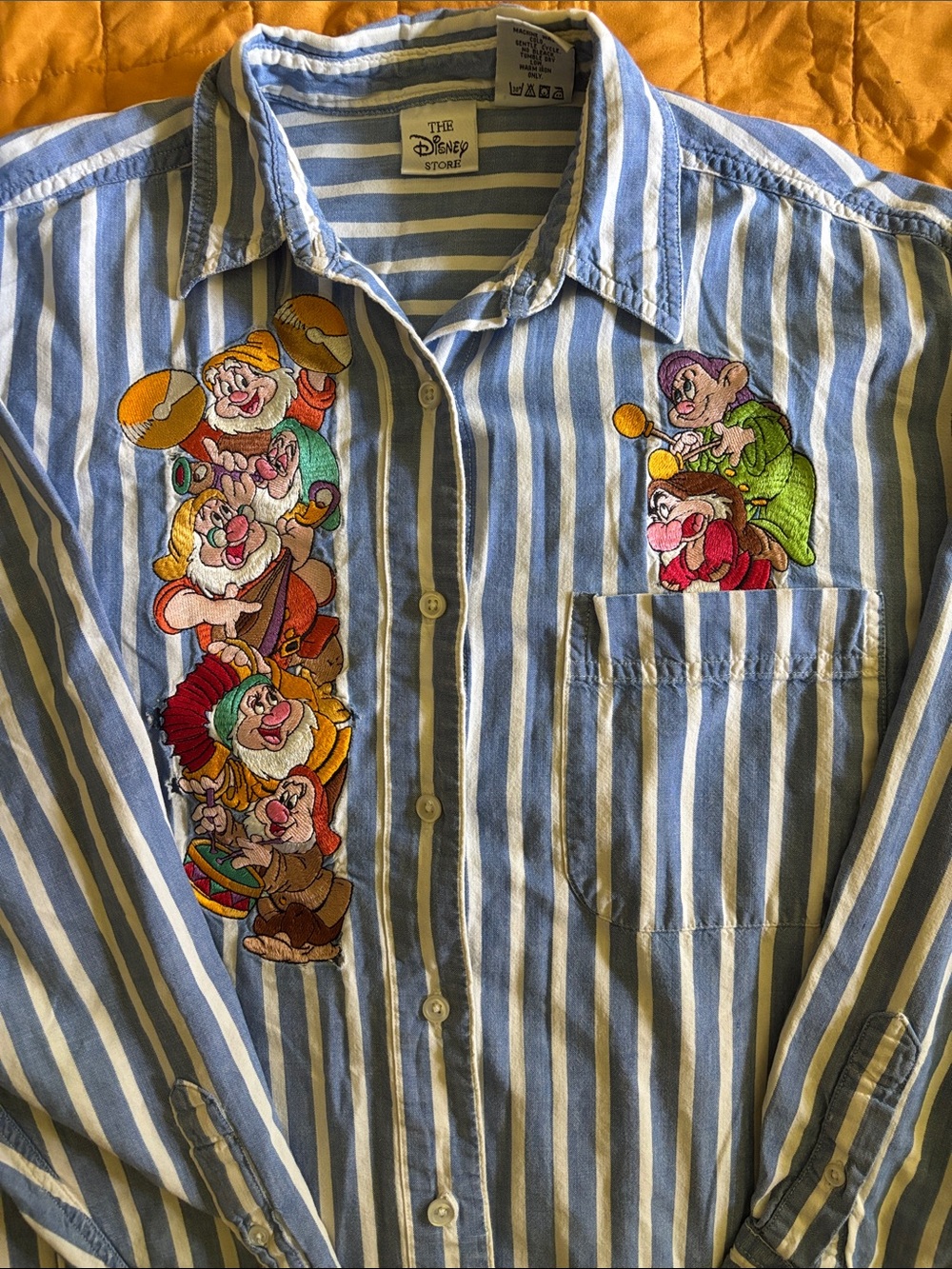 Vintage The Disney Store Seven Dwarfs Embroidered Button Up